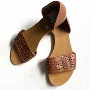 Nicole‎ Tan Open toed weaved design Sandals, Size 7 1/2